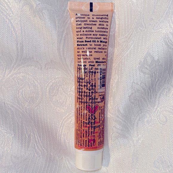 TRIFLE COSMETICS
Glisten Whip ...
$38
A unique illuminating primer - Picture 5 of 5